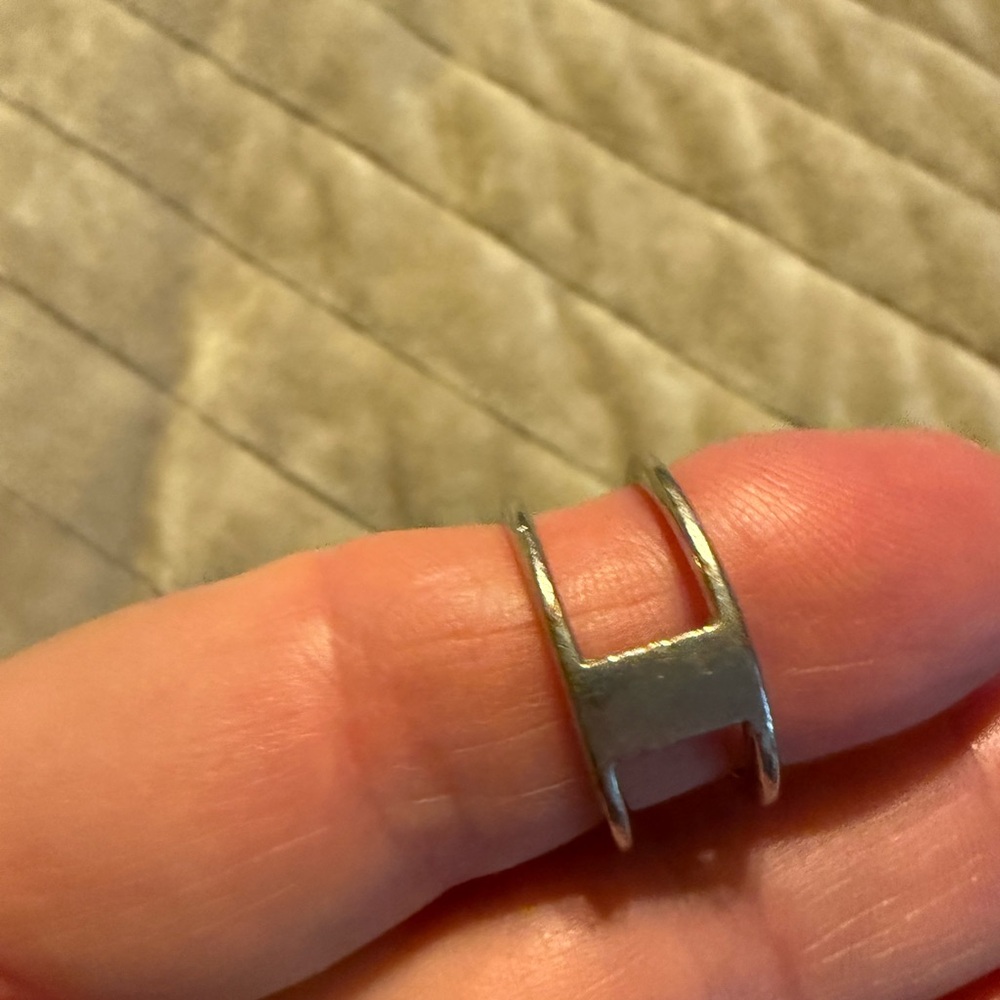 Kendra Scott Ring - Picture 5 of 7